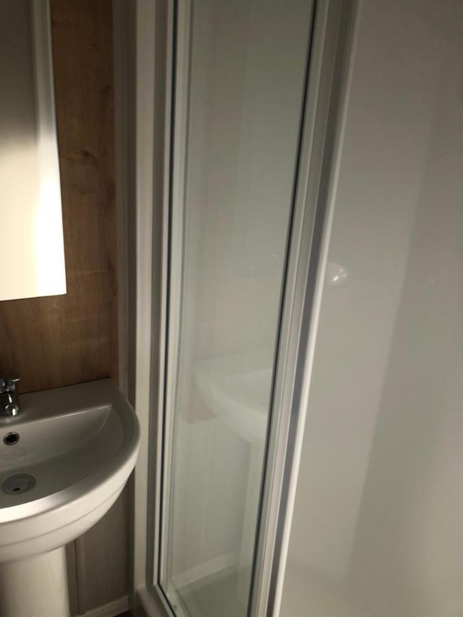 Modern 3 Bedroom Caravan Near The Beach Walton-on-the-Naze Ngoại thất bức ảnh