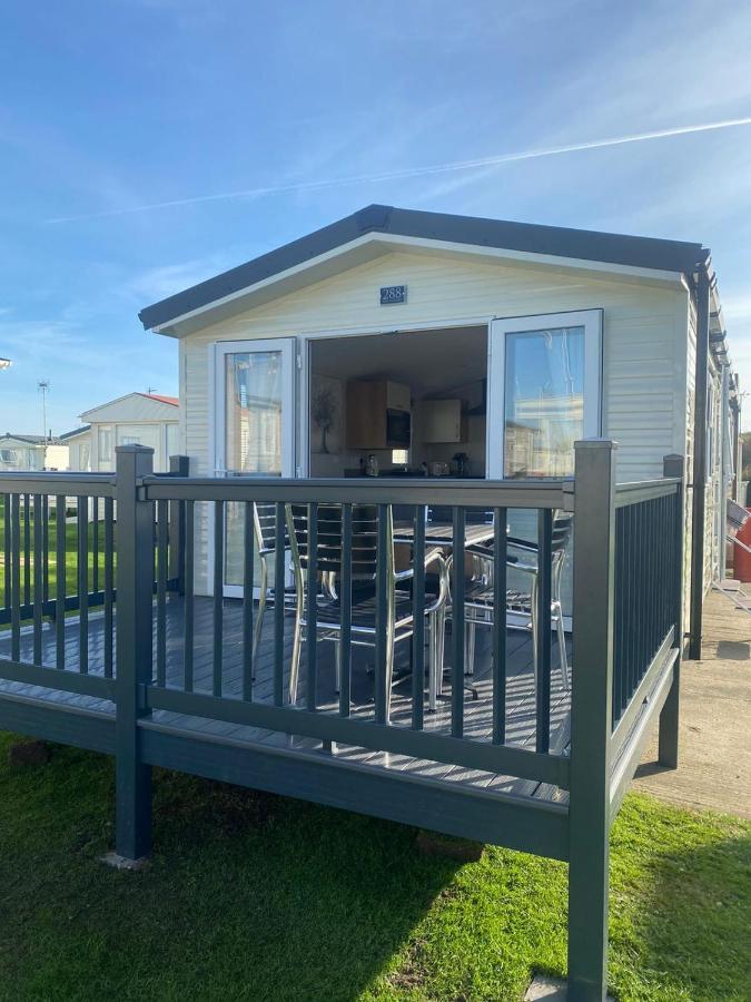 Modern 3 Bedroom Caravan Near The Beach Walton-on-the-Naze Ngoại thất bức ảnh